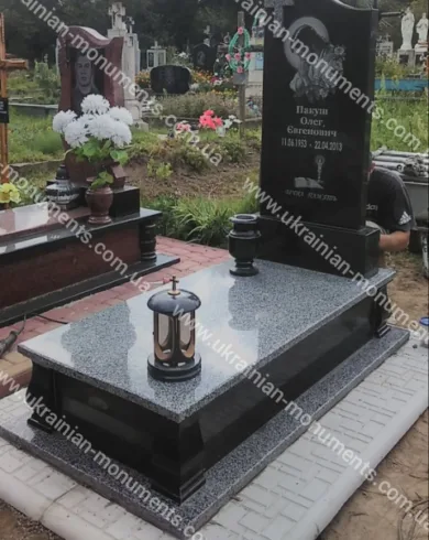 Одинарний пам’ятник з граніту №104
