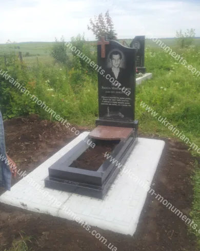 Одинарний пам’ятник з граніту №102